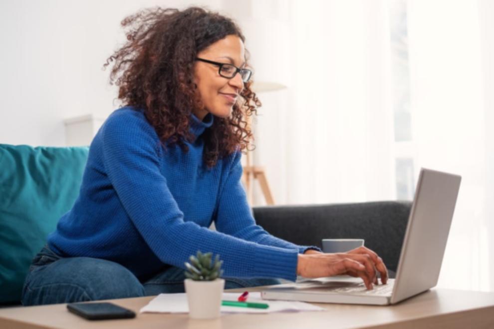 Gemeinsames Arbeiten an Geschäftsmodellen in Workshopatmosphäre